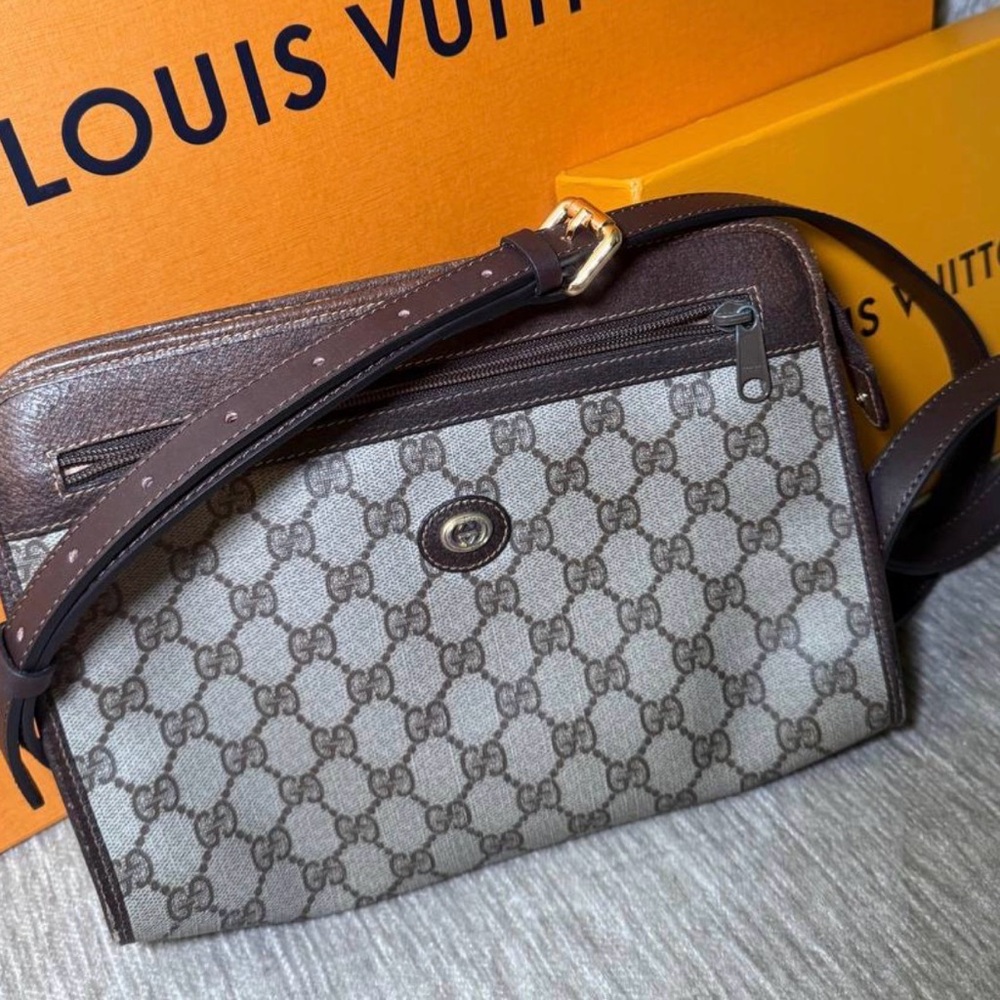 Authentic Vintage Gucci Crossbody/Clutch
